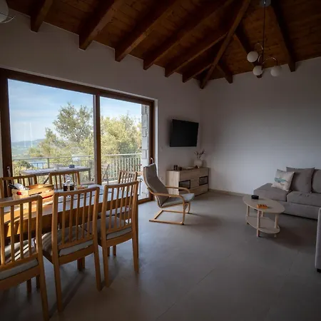 Lithos Brand New 2025 فيلة Katouna